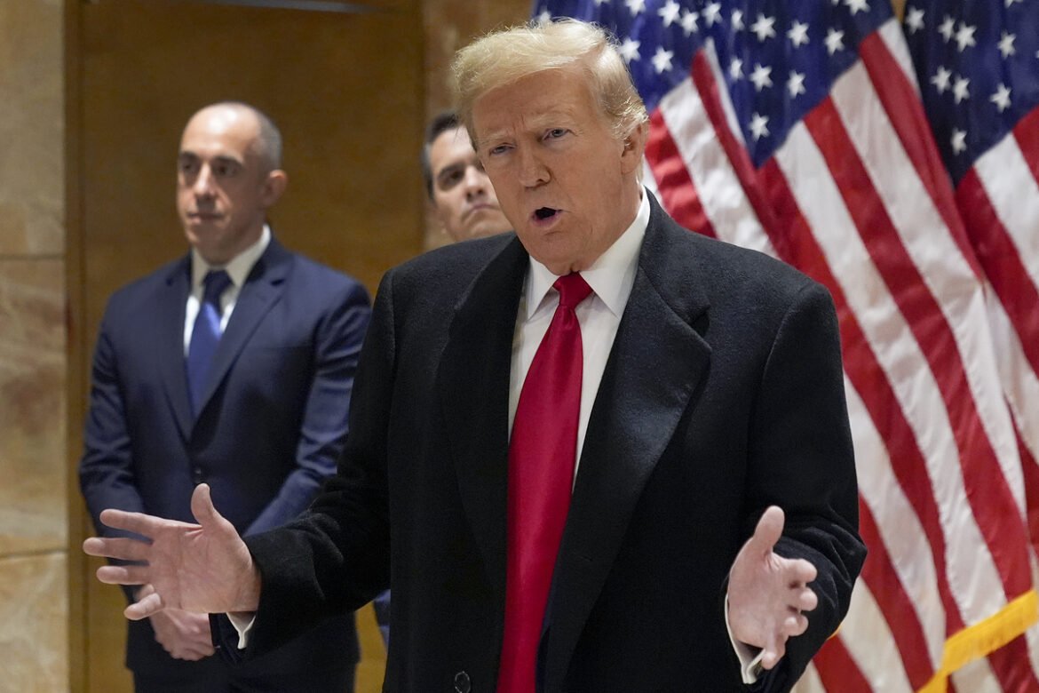 «Τραμπ: Η κατάργηση των κανόνων που προστατεύουν τις τράπεζες μετά την κρίση του 2008»