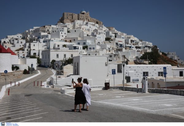 «Αστυπάλαια: Η Στεγαστική Κρίση και η Εξάπλωση των Airbnb που Απειλεί τους Δημόσιους Υπαλλήλους»