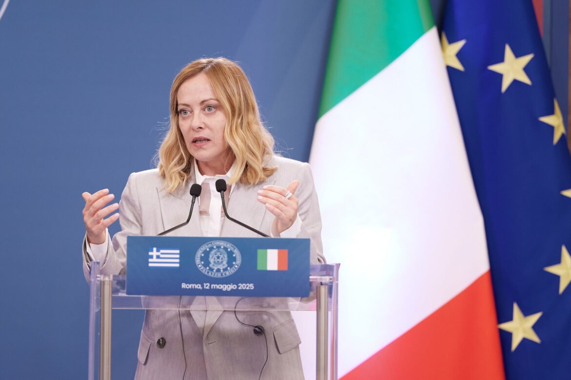 «Σοκ στην Ιταλία: Καθηγητής σε απόπειρα αυτοκτονίας μετά από ακραίο μήνυμα για την κόρη της Μελόνι»