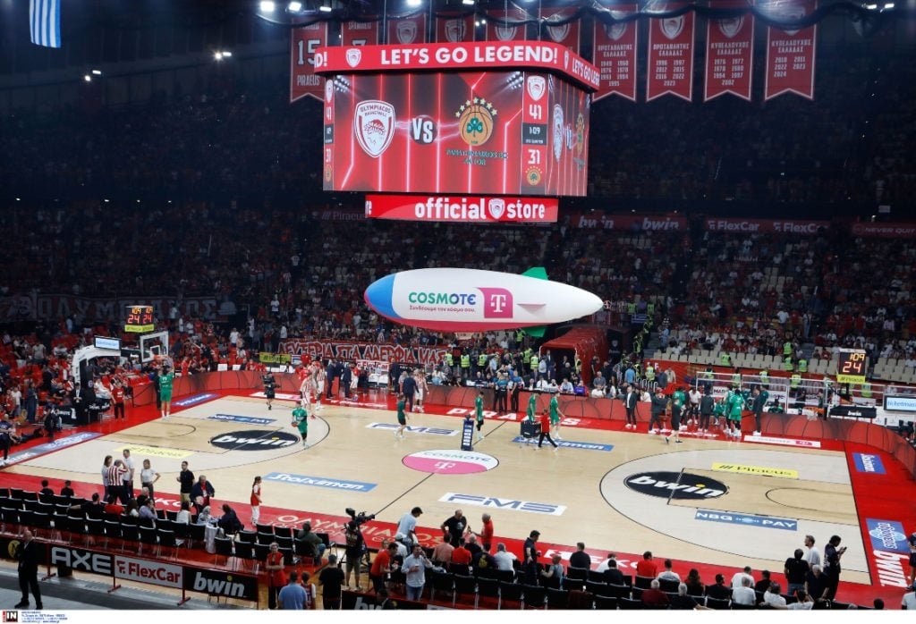 Σκηνές απείρου κάλλους: Διακοπή στο πρωτάθλημα μπάσκετ λόγω της αντιπαράθεσης Γιαννακόπουλου και Αγγελόπουλων με τον Βρούτση!