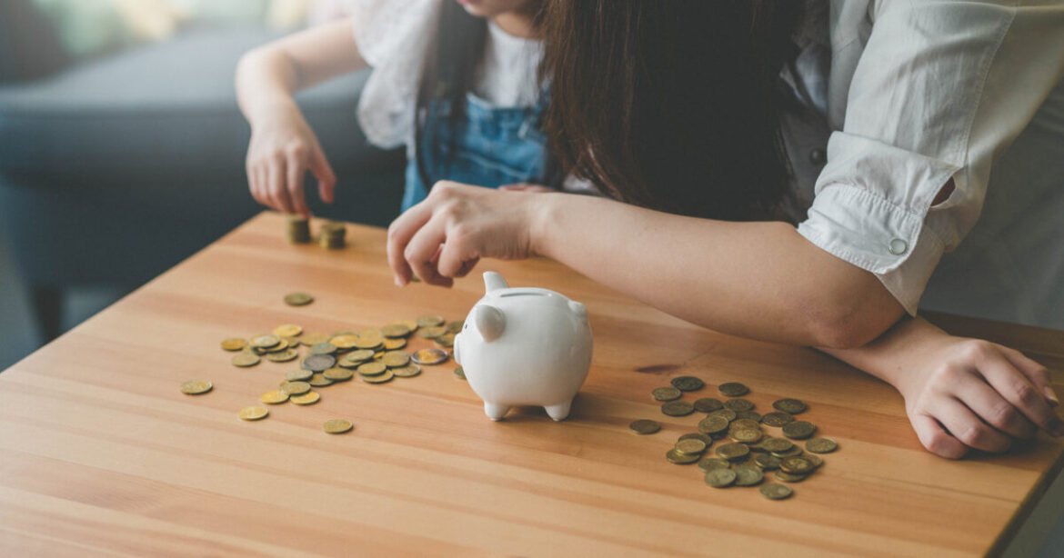 «Αυξημένα επιδόματα ΟΠΕΚΑ: Πληρωμές έως Ιούλιο για τέκνα, ελάχιστο εγγυημένο εισόδημα και στέγαση»