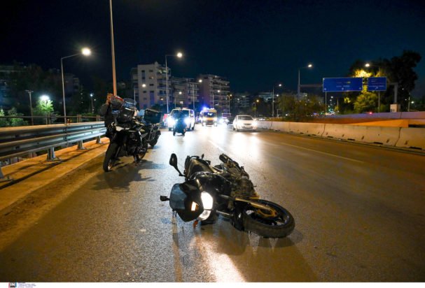 «Φρικτό τροχαίο στην Λ. Ποσειδώνος: Μηχανή συγκρούεται και διαφεύγει με ιλιγγιώδη ταχύτητα»