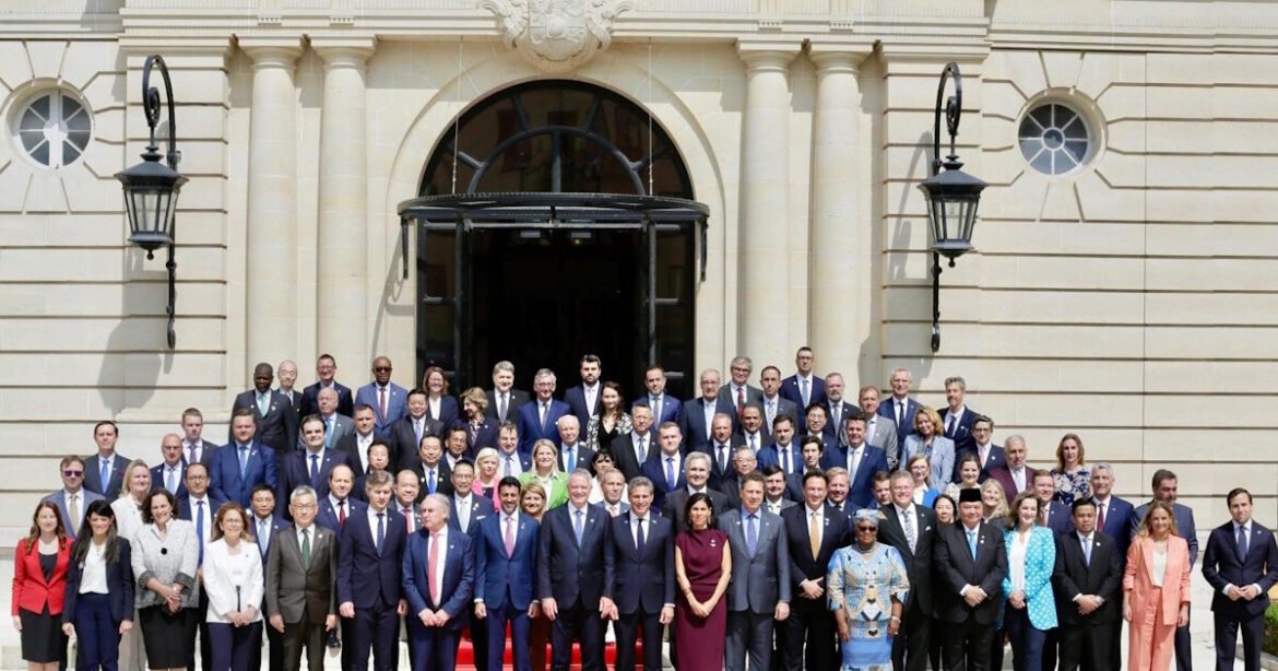 «Πιερρακάκης: Η Ανθεκτικότητα και οι Προοπτικές της Ελληνικής Οικονομίας»