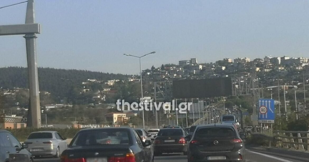 Θεσσαλονίκη: Επτά οχήματα εμπλέκονται σε καραμπόλα στον Περιφερειακό – Χάος στην κυκλοφορία!