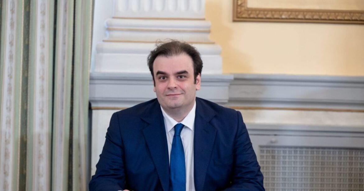 Πιερρακάκης στο Παρίσι: Συναντήσεις-κλειδιά για τη χρηματοδότηση και τις στρατηγικές της ΓΕΚ ΤΕΡ