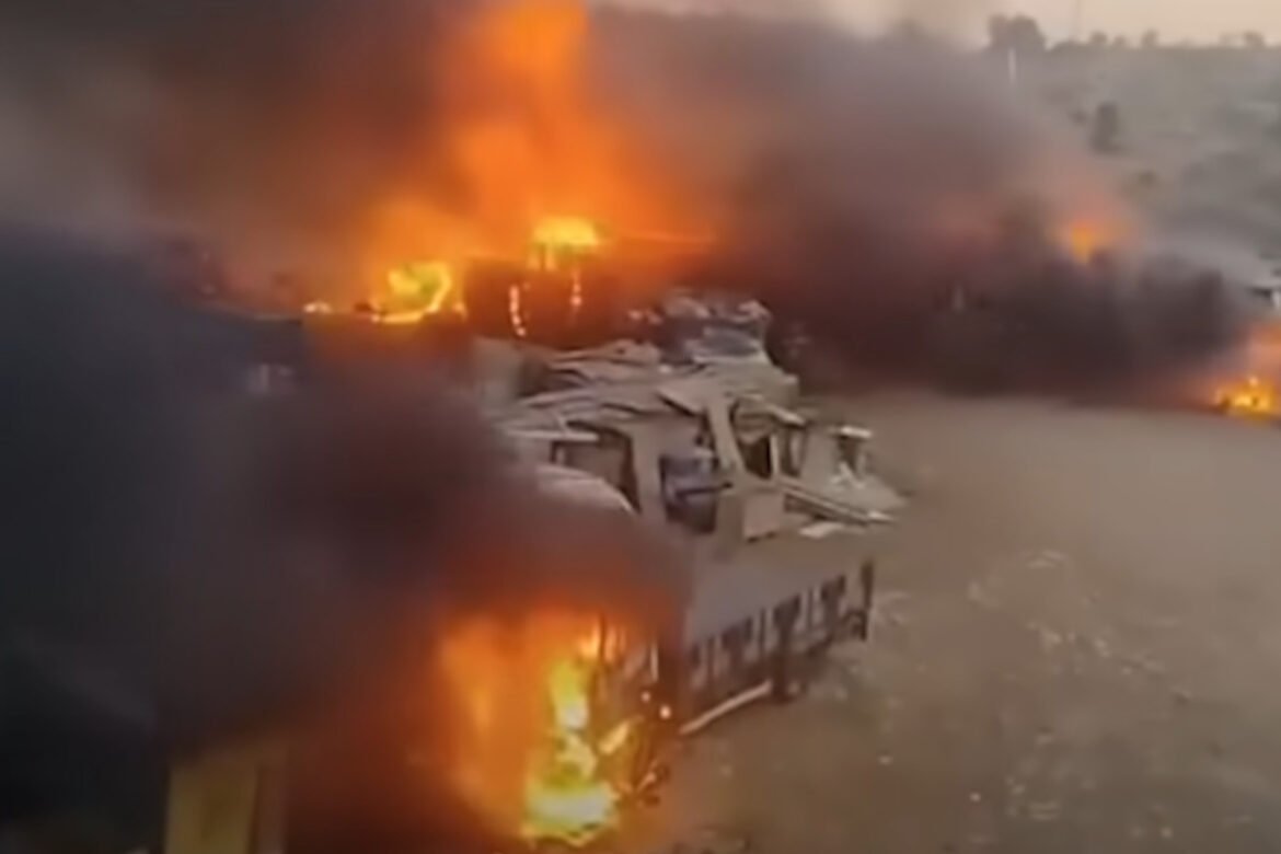 «Φωτιά και Καταστροφή: Ισραηλινοί Έποικοι Στοχοποιούν Παλαιστινιακά Σπίτια στη Δυτική Όχθη (Βίντεο)»