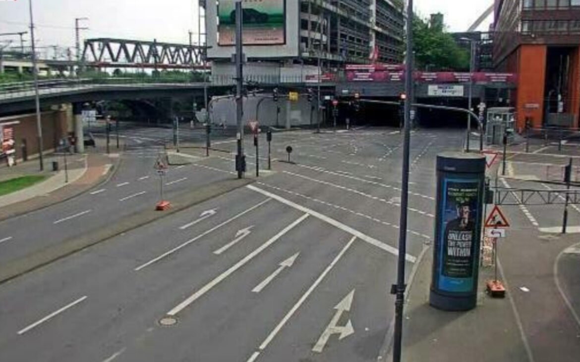 «Κολωνία: Η πόλη-φάντασμα που αναστατώνεται από την απομάκρυνση 20.000 πολιτών λόγω βομβών του Β’ ΠΠ»