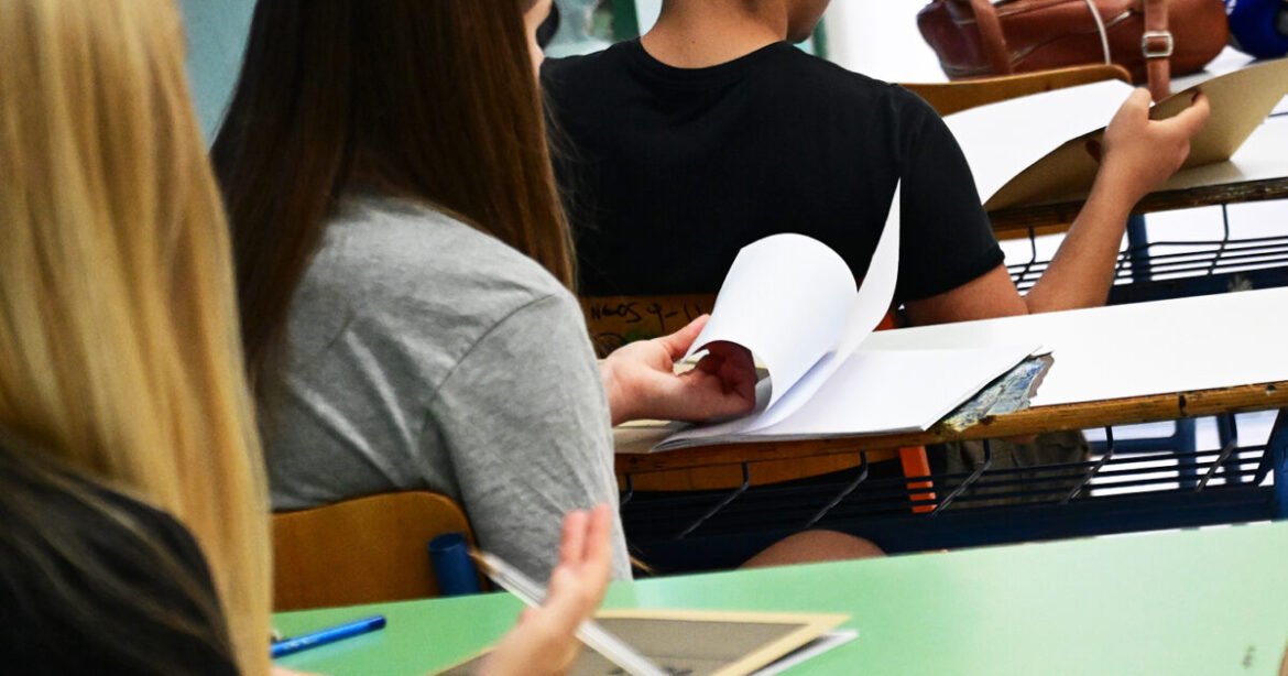 Πανελλήνιες 2025: Αποκαλύπτονται τα Θέματα και οι Απαντήσεις σε Ιστορία, Φυσική και Οικονομία ΓΕΛ!