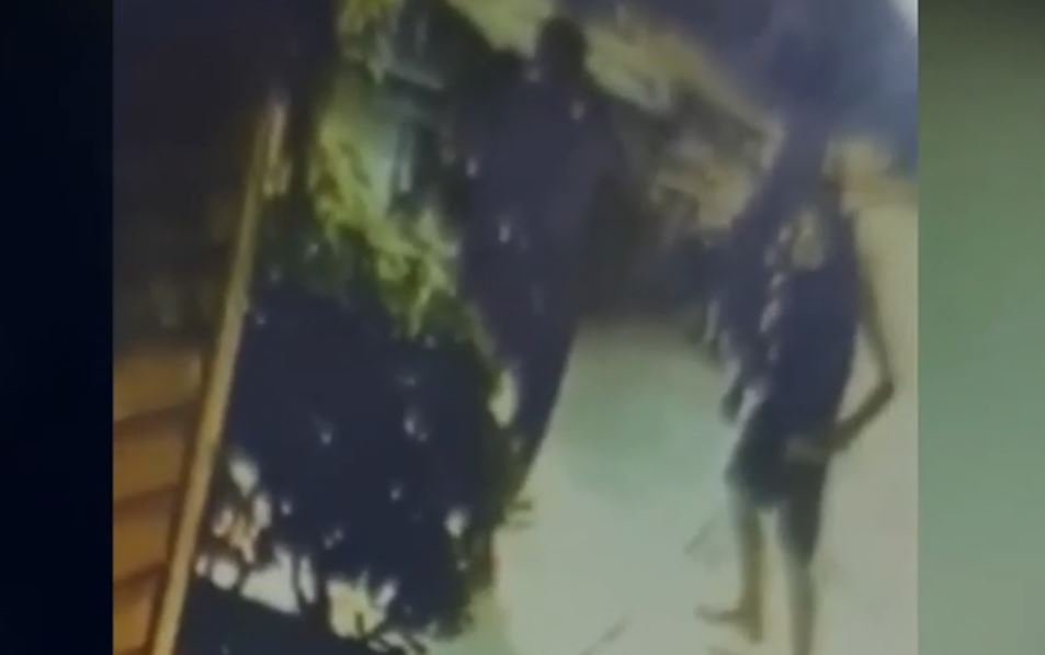 «Σοκ στα Εξάρχεια: 37χρονος επιτίθεται σε ηλικιωμένη και άνδρα – Δείτε το βίντεο»