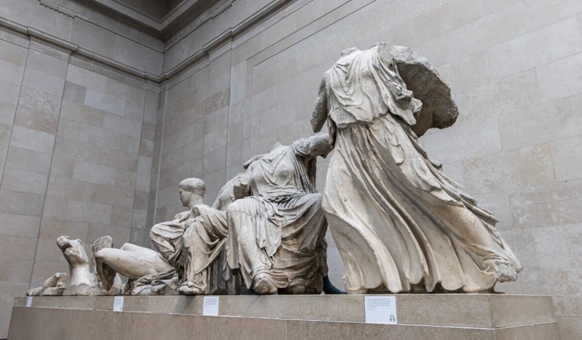 Προκλητικός Φάρατζ για τα Γλυπτά του Παρθενώνα: «Αν είχαν παραμείνει στην Ελλάδα, σήμερα δεν θα υπήρχαν»