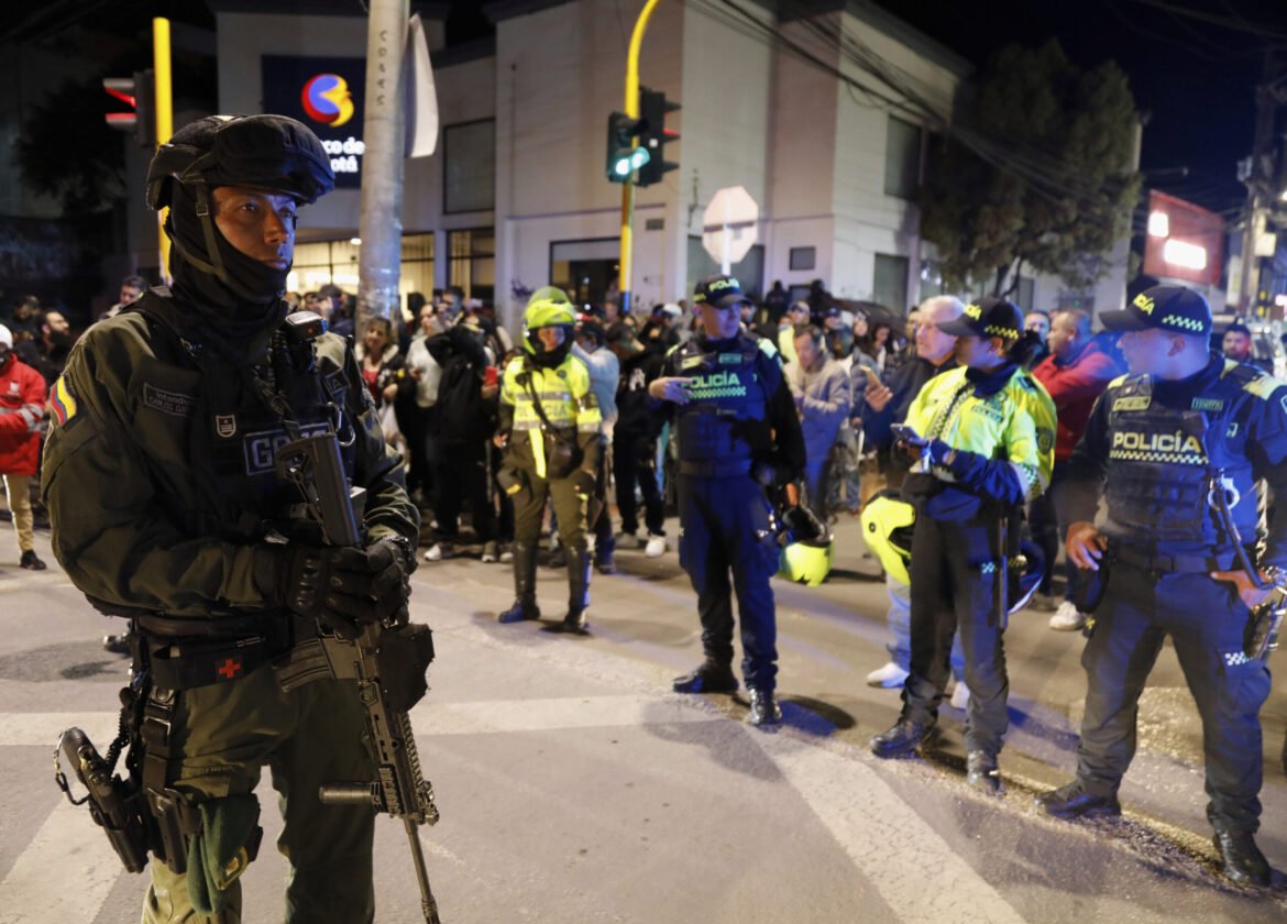 Σοκ στην Κολομβία: Πυροβολισμοί κατά του υποψήφιου προεδρικού Μιγκέλ Ουρίμπε – Σε κρίσιμη κατάσταση νοσηλεία (βίντεο)