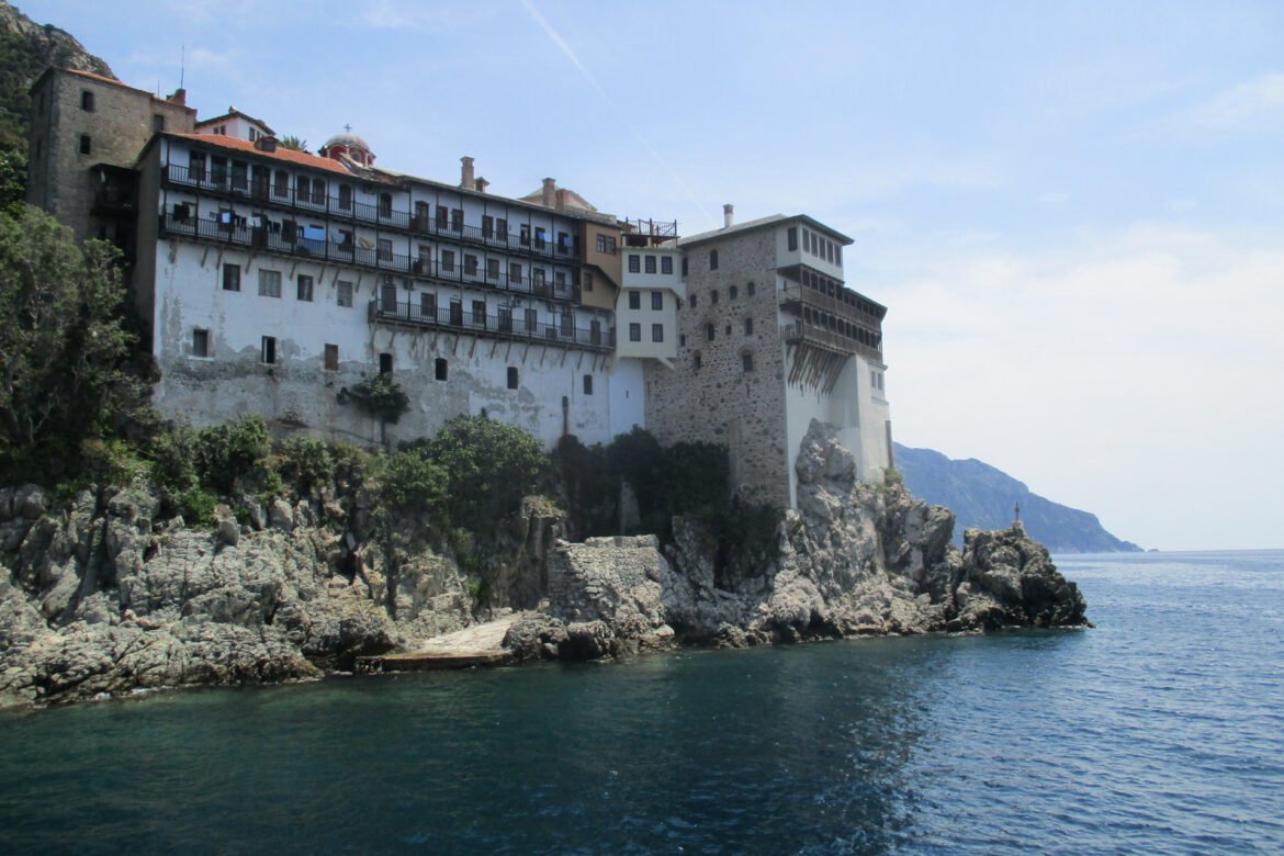 «Σεισμός στο Άγιο Όρος: Προειδοποίηση Λέκκα για ρήγμα που μπορεί να φτάσει τα 5,7 Ρίχτερ»