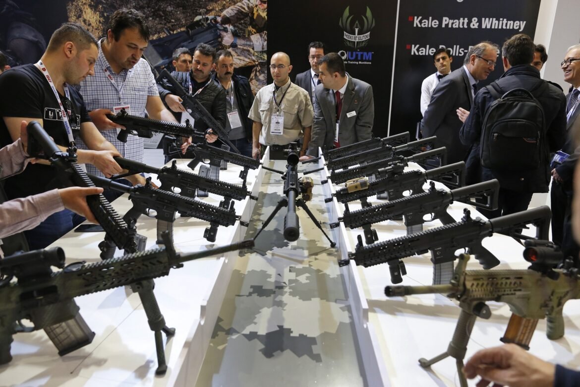 «Η Τουρκία: Από αγοραστής σε προμηθευτή όπλων – Η στρατηγική ανάπτυξης της πολεμικής βιομηχανίας»