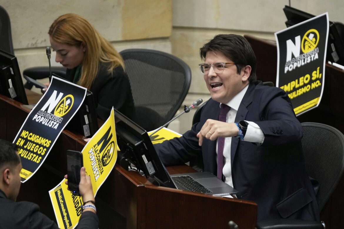 Κολομβία: Στιγμές αγωνίας για τον Μιγκέλ Ουρίμπε – Θρίαμβος στην πρώτη επέμβαση μετά την ένοπλη επίθεση!