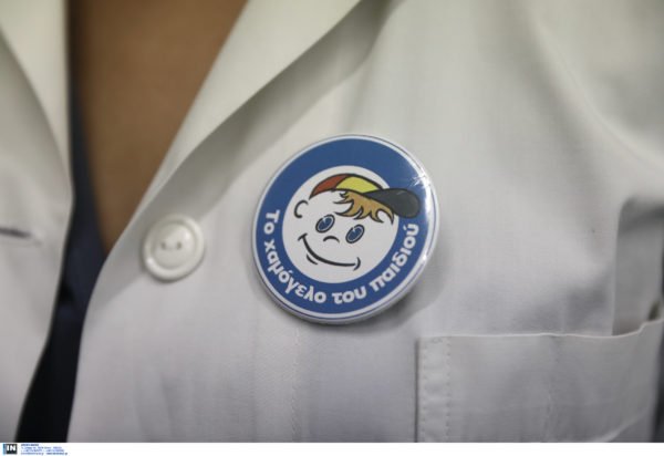 «Απάτες στο Όνομα του ‘Χαμόγελου του Παιδιού’: Πώς Επιτήδειοι Εκμεταλλεύονται την Ευαισθησία των Πολιτών»