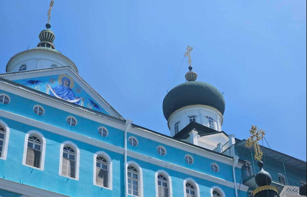 «Αγιο Όρος: Ρωγμές και Καταστροφές – Η Αγωνία για τις Πολύτιμες Αγιογραφίες»