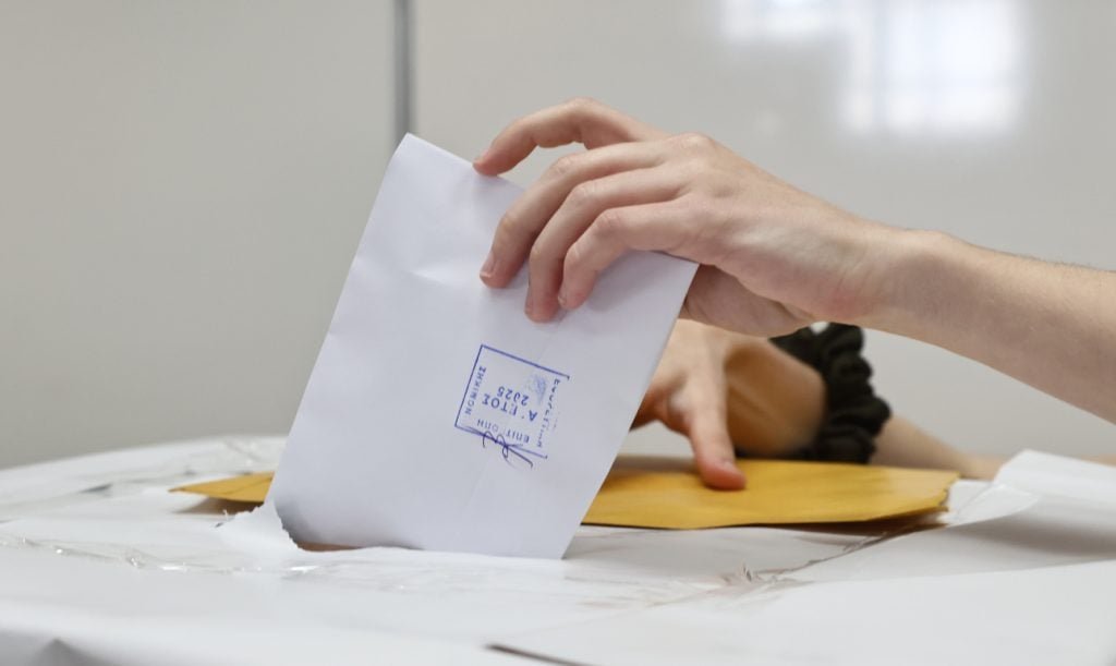 Δημοσκόπηση Opinion Poll: Σε επίπεδα άνω του 30% η ΝΔ