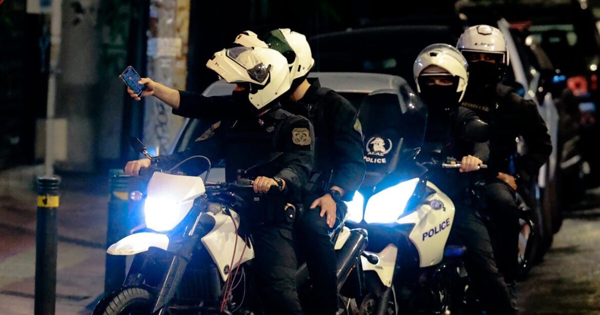 Καραμπόλα τριών οχημάτων στη λεωφόρο Συγγρού – Μποτιλιάρισμα στο σημείο