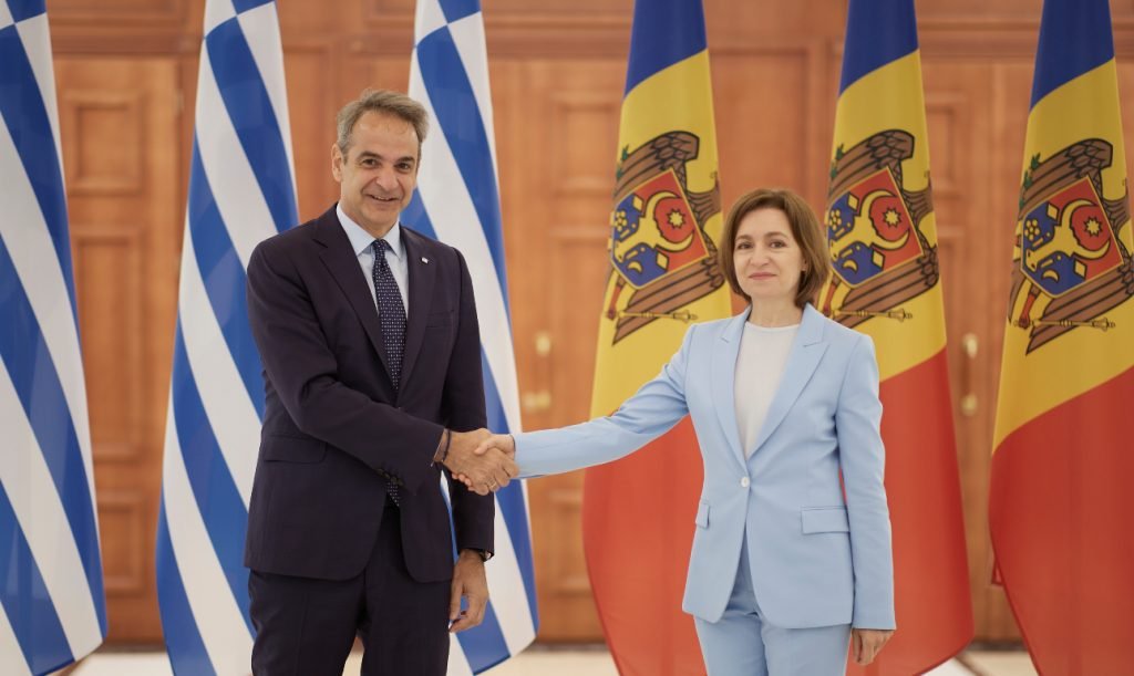 Μητσοτάκης: Ενισχύουμε τις διμερείς σχέσεις με τη Μολδαβία
