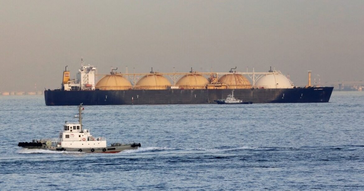 Η Αίγυπτος συνάπτει συμφωνίες προμήθειας LNG με τις Aramco, Trafigura και Shell