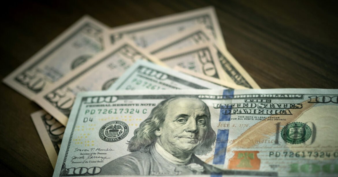 Η κρίση στη Μέση Ανατολή δοκιμάζει την παγκόσμια φήμη του δολαρίου ως «καταφύγιο»