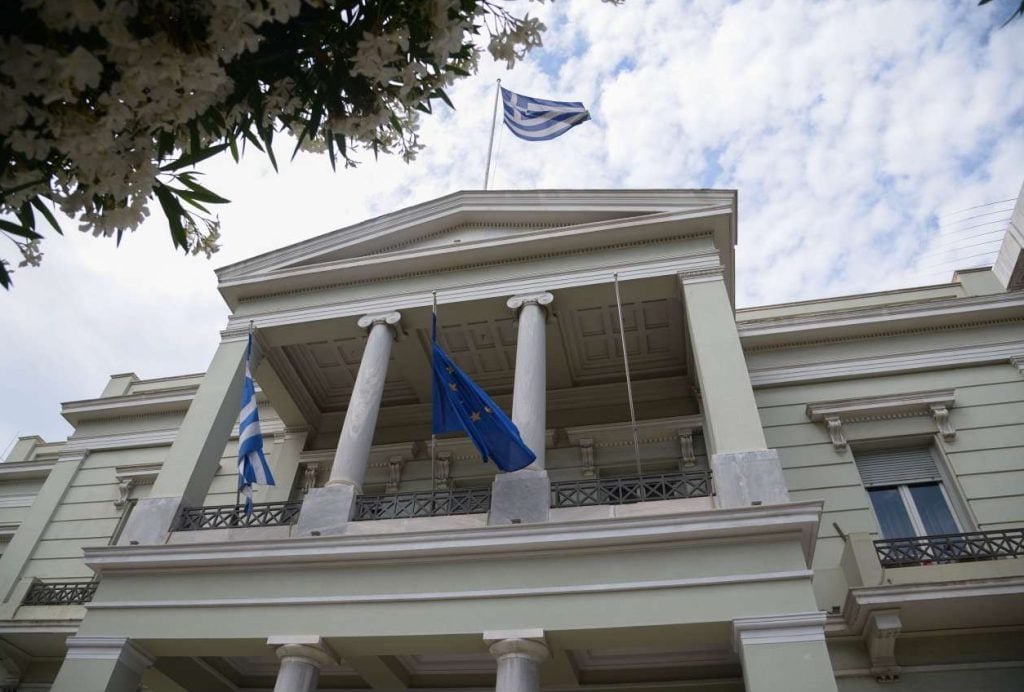 ΥΠΕΞ: Η κλιμάκωση στη Μέση Ανατολή θα απειλήσει την παγκόσμια σταθερότητα