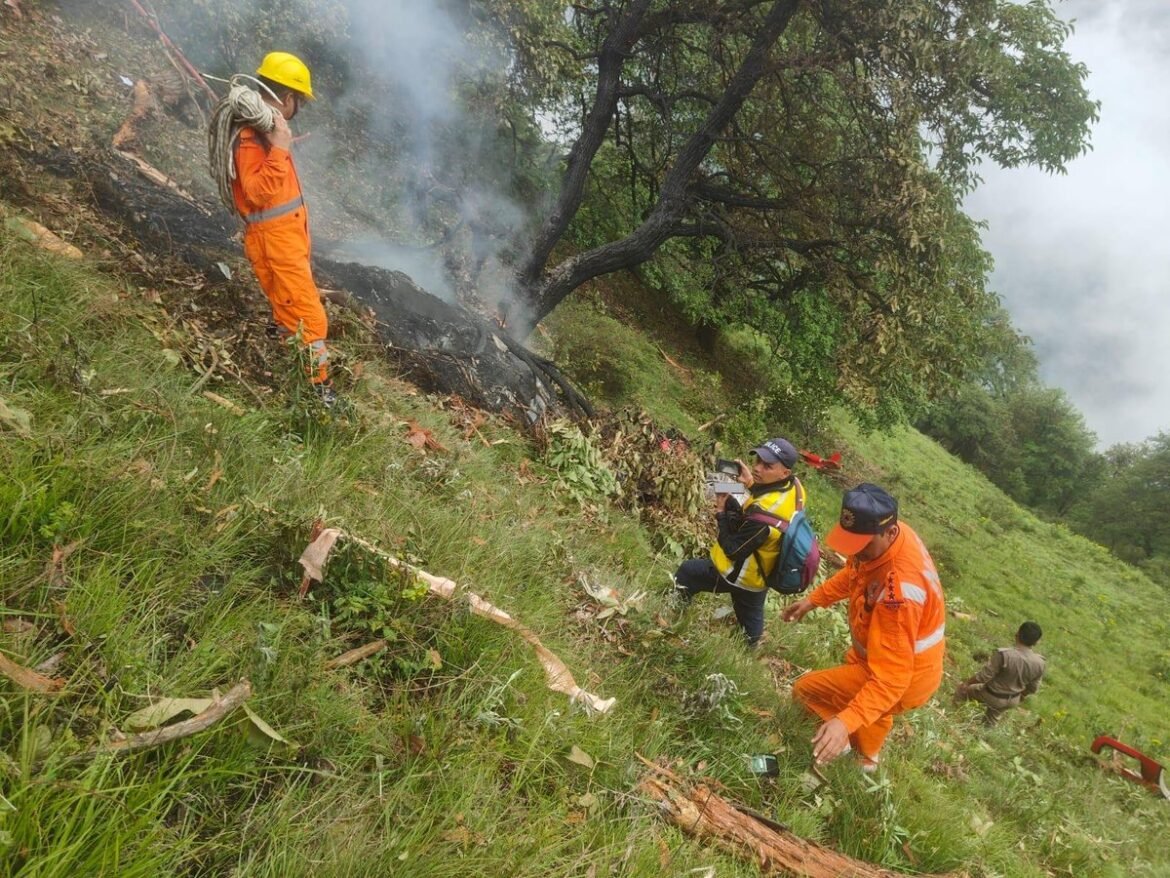 Νέα αεροπορική τραγωδία στην Ινδία: Επτά νεκροί από πτώση ελικοπτέρου (Εικόνες)
