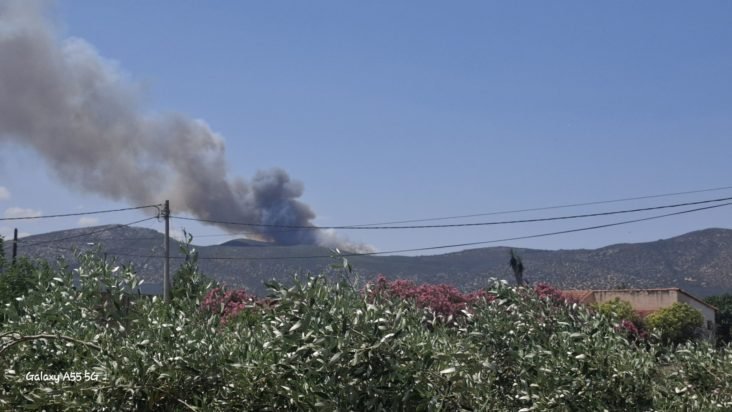 Φωτιά στον Μαραθώνα: Εκκενώνονται το Άνω Σούλι και ο Μαραθώνας – Νέο μήνυμα από το 112