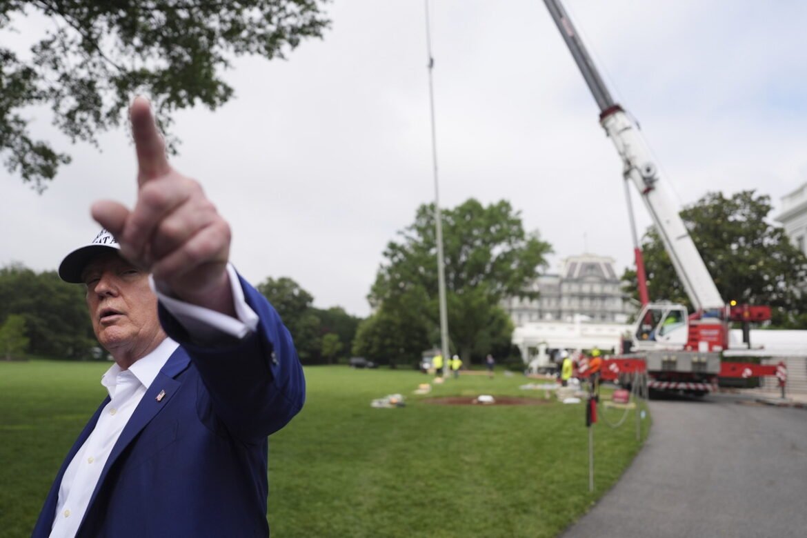 Τραμπ για χτύπημα στο Ιράν: «Μπορεί να το κάνω, μπορεί και όχι»