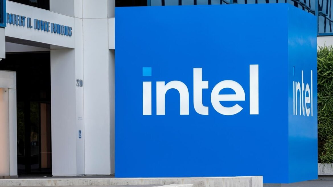 Η Intel πρόκειται να απολύσει έως και το 20% των εργατών στα εργοστάσιά της