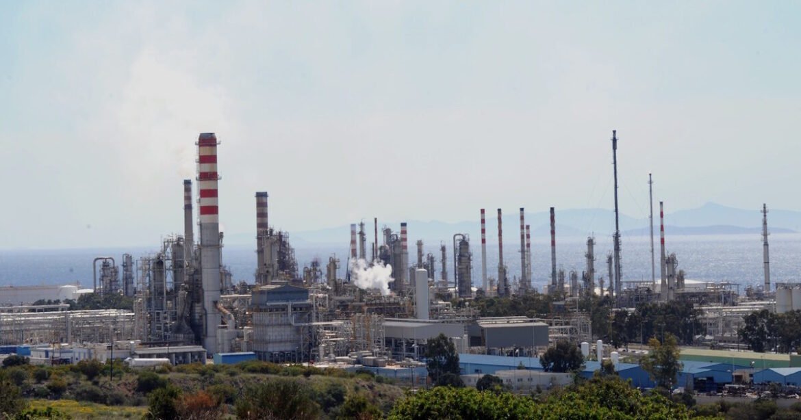 Ποιες δυνατότητες έχει η Ελλάδα σε περίπτωση έλλειψης πετρελαίου – Στο προσκήνιο τα στρατηγικά αποθέματα