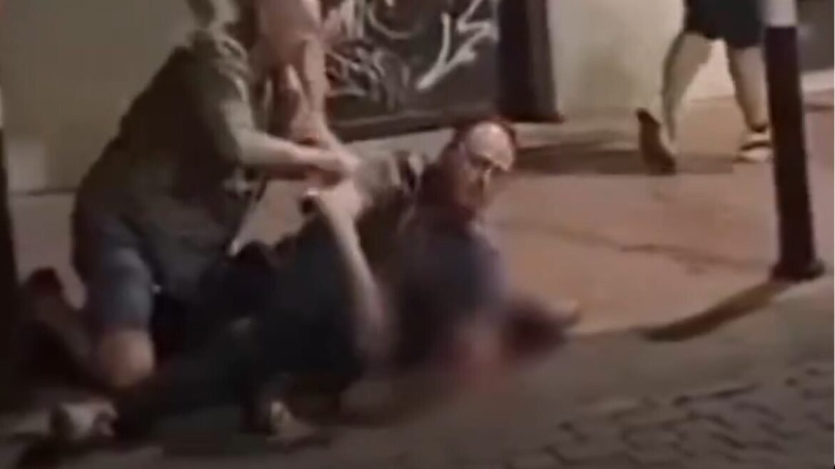 Ισπανία: «Θα τον πνίξεις τον άνθρωπο» – Αστυνομικός στραγγάλισε έναν κλέφτη στη μέση του δρόμου (Βίντεο)