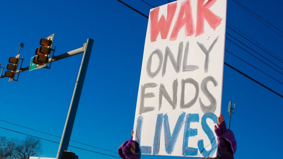 Σύγκρουση Ισραήλ – Ιράν: Ηχηρό «όχι» από τους Αμερικανούς σε τυχόν εμπλοκή των ΗΠΑ – Νέα δημοσκόπηση