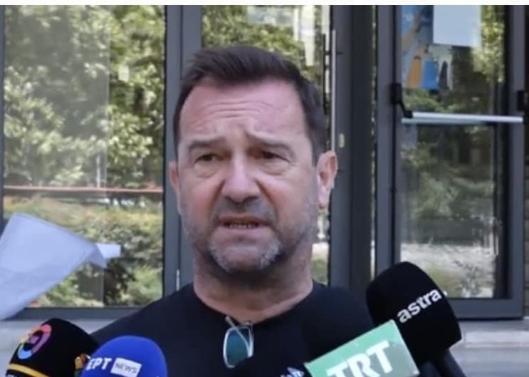 Πλακιάς για παρουσία της αντιπολίτευσης στη Βουλή: Τι έγινε, ρε παιδιά, δύο χρόνια ψέματα;