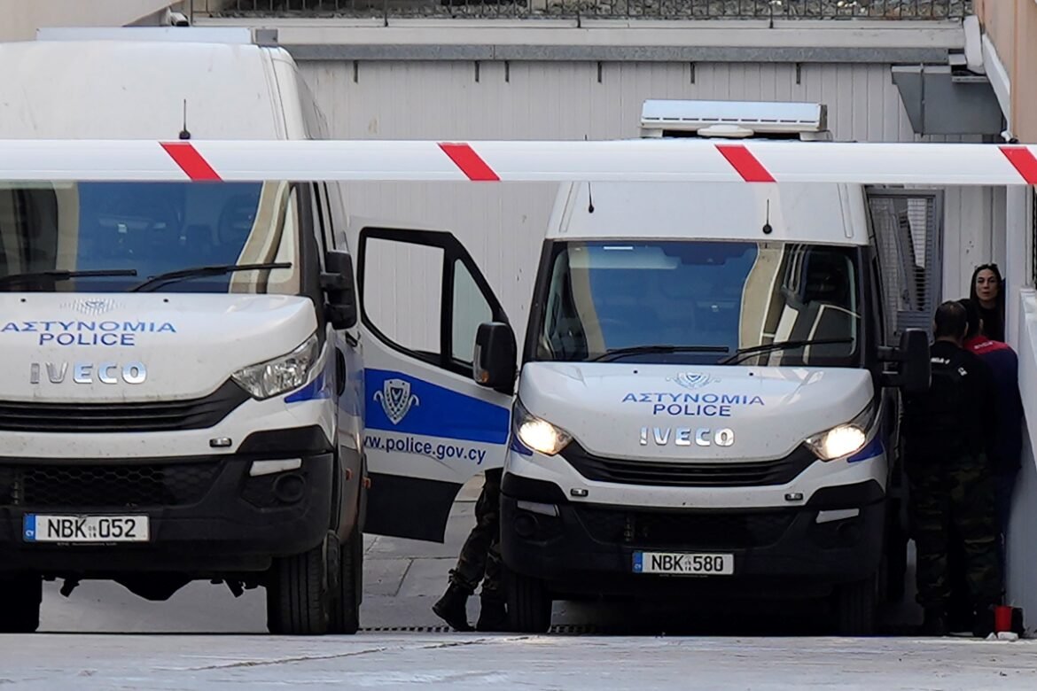 Θρίλερ με τη σύλληψη Αζέρου στην Κύπρο για κατασκοπεία υπέρ του Ιράν – Διέμενε κοντά στις Βρετανικές βάσεις