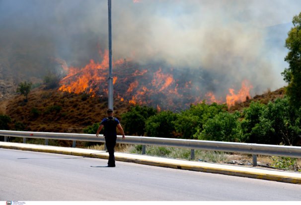 Φωτιά στην Χίο – Νέο μήνυμα από το 112 για εκκενώσεις 6 περιοχών