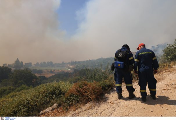 Φωτιά στη Χίο: Μεγάλη αναζωπύρωση στο βουνό Προβατά – Σε επιφυλακή η Πυροσβεστική