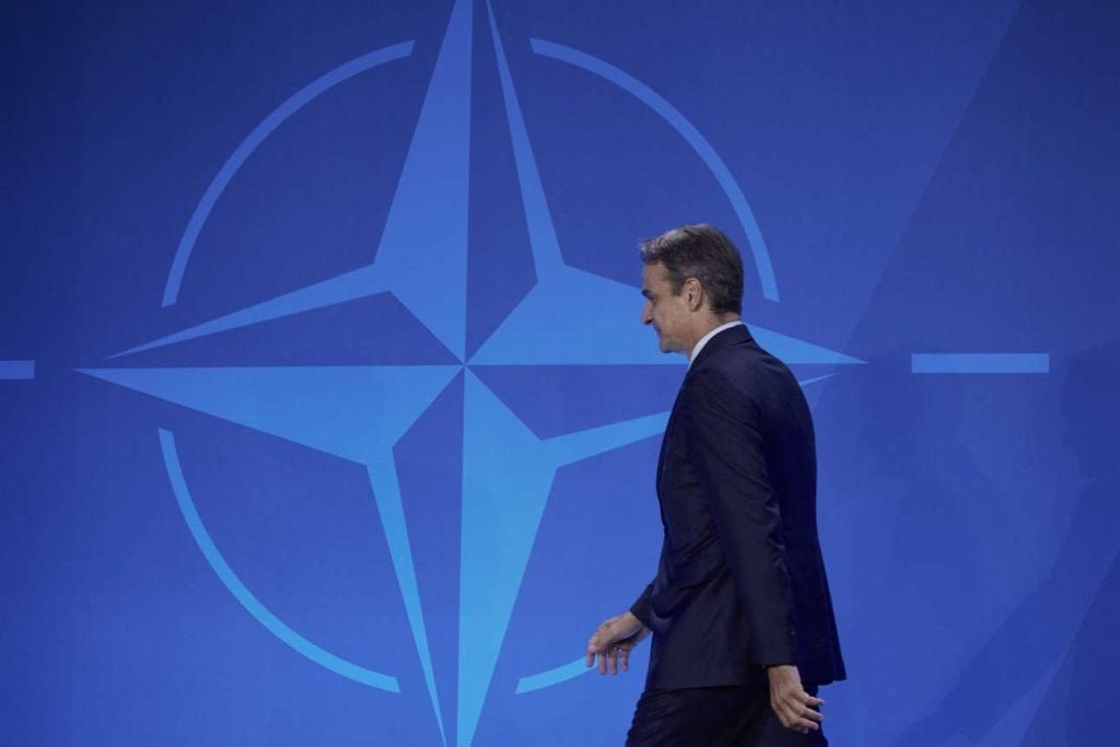 Στη Σύνοδο του ΝΑΤΟ ο Μητσοτάκης- ο νέος αμυντικός στόχος 5% και οι ελληνικές θέσεις