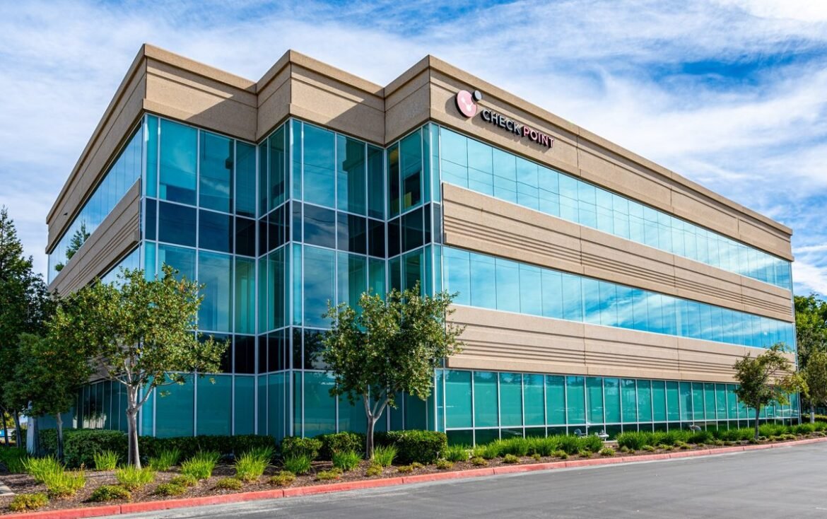 Η Check Point Research αποκαλύπτει την πρώτη απόπειρα κακόβουλου λογισμικού να παραπλανήσει εργαλεία ασφάλειας που βασίζονται σε AI