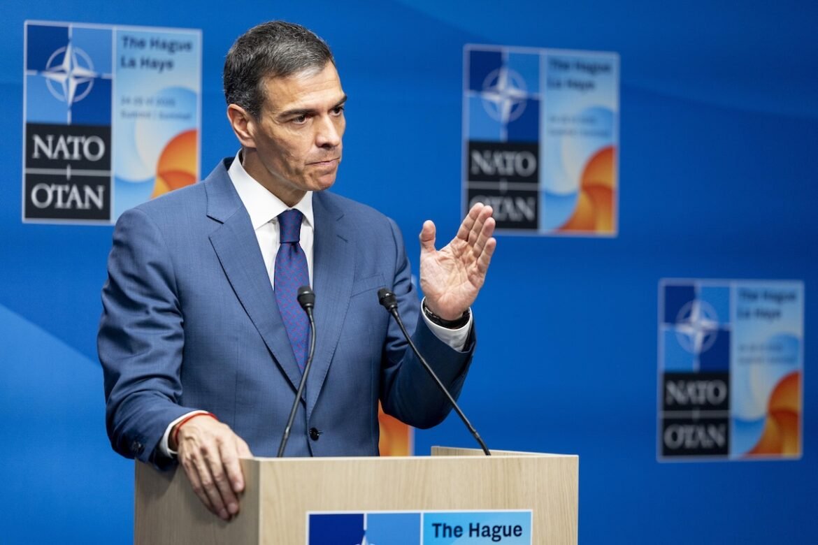 Σάντσεθ: «Επαρκείς και ρεαλιστικές οι αμυντικές δαπάνες της Ισπανίας για το ΝΑΤΟ»