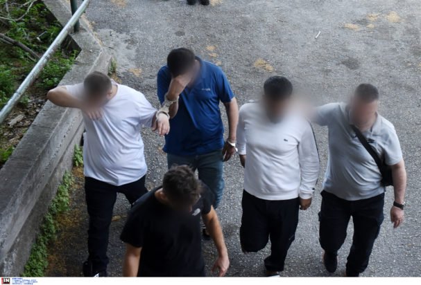 Πυροβολισμοί κατά πρακτόρων της ΕΥΠ στη Θεσσαλονίκη: Στη φυλακή οι δύο Τούρκοι – Τι ισχυρίστηκαν στις