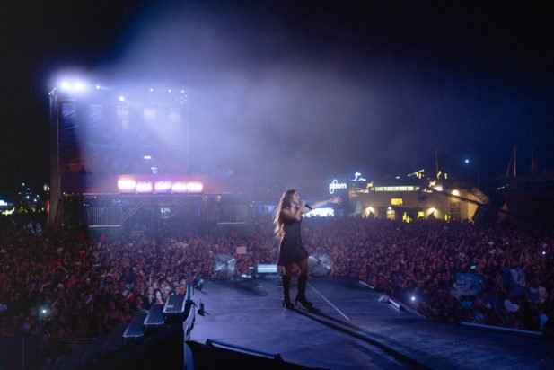 Πανικός στην Πλατεία Νερού: Η Μαρίνα Σάττι άνοιξε το POP TOUR με ένα διεθνών προδιαγραφών live-ορόσημο