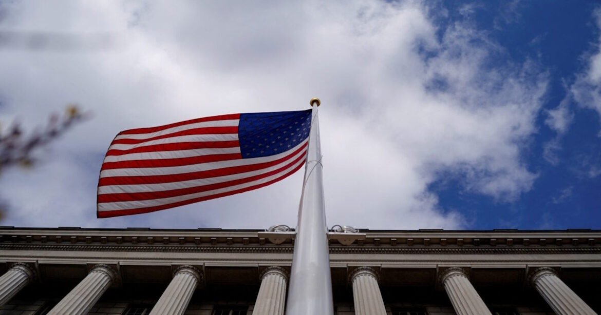 Η καταναλωτική εμπιστοσύνη στις ΗΠΑ ανεβαίνει – Bελτιώνονται οι προσδοκίες για τον πληθωρισμό