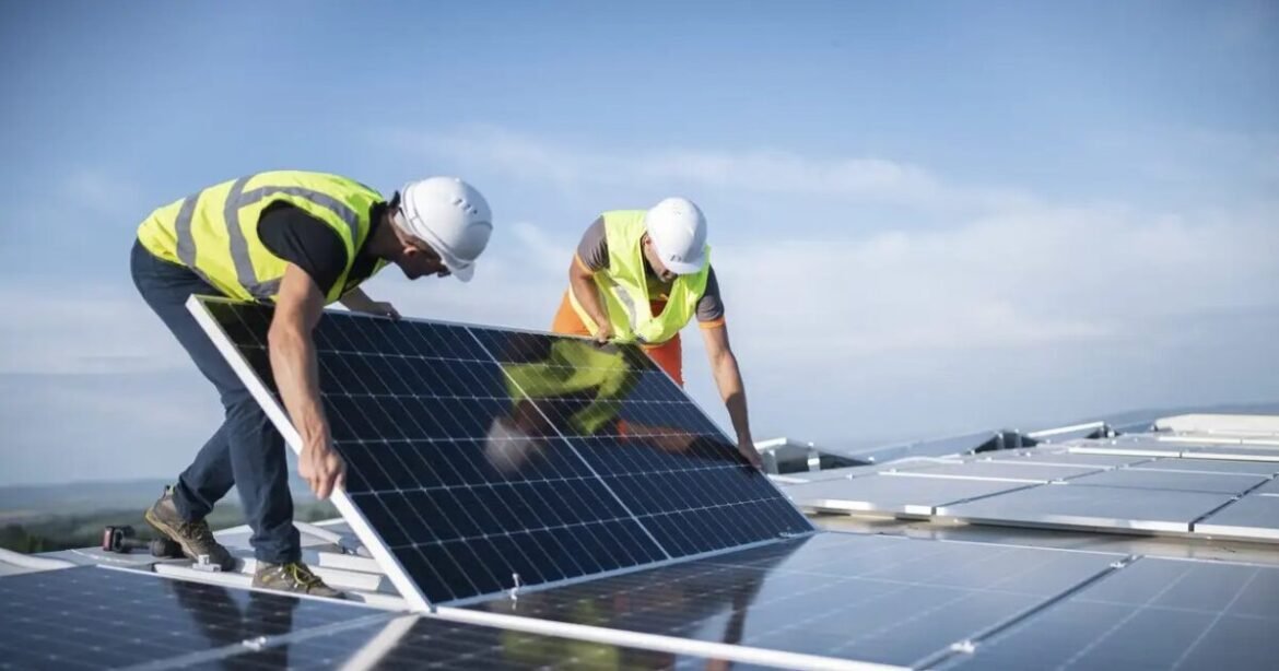 Υπουργείο Ενέργειας: Ξεπαγώνουν τα φωτοβολταϊκά σε πολυκατοικίες