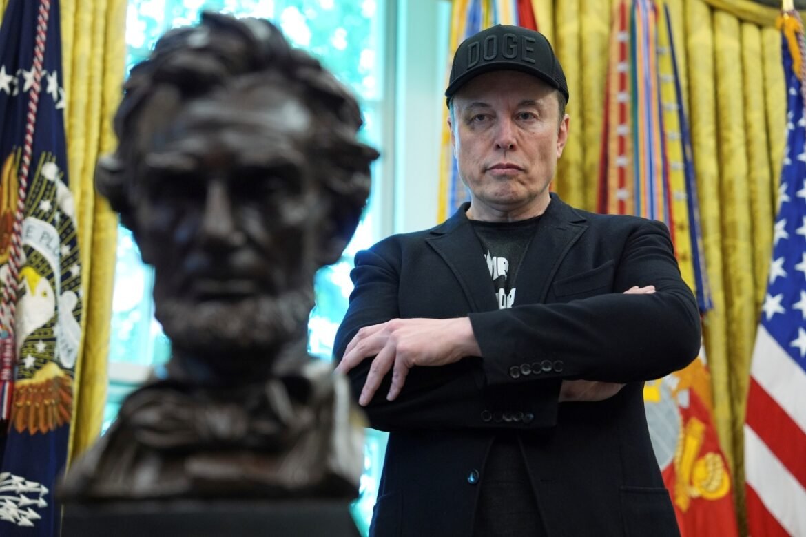 Το DOGE ως «Δούρειος Ίππος» – Ο Μασκ απέκτησε πρόσβαση σε ευαίσθητες πληροφορίες ανταγωνιστών