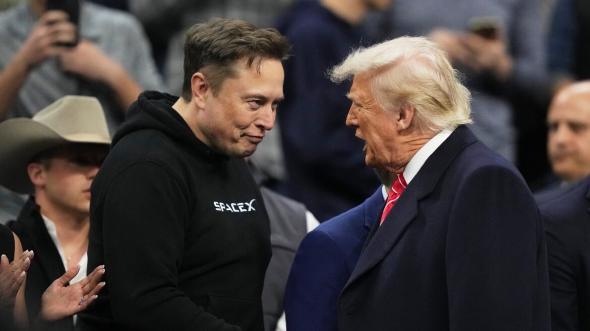 Νέο κόμμα προαναγγέλλει ο Έλον Μασκ – Να τον στείλει στη… Νότια Αφρική απειλεί ο Τραμπ