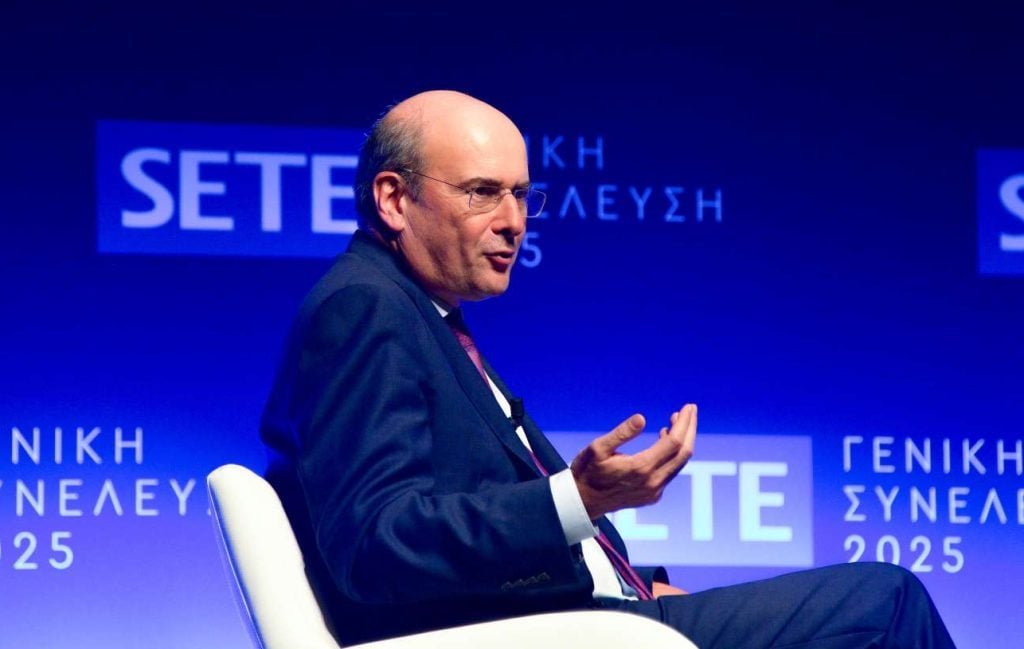 Χατζηδάκης: Νέα ένεση στήριξης σε οικονομία και κοινωνία τα €8 δισ. – δεν θα κριθούμε μόνο λόγω ΟΠΕΚΕΠΕ