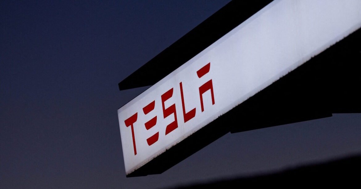 Tesla: Μείωση 6,62% καταγράφει η μετοχή τoυ εταιρικού κολοσσού του Μασκ μετά τη νέα κόντρα του με τον Τραμπ