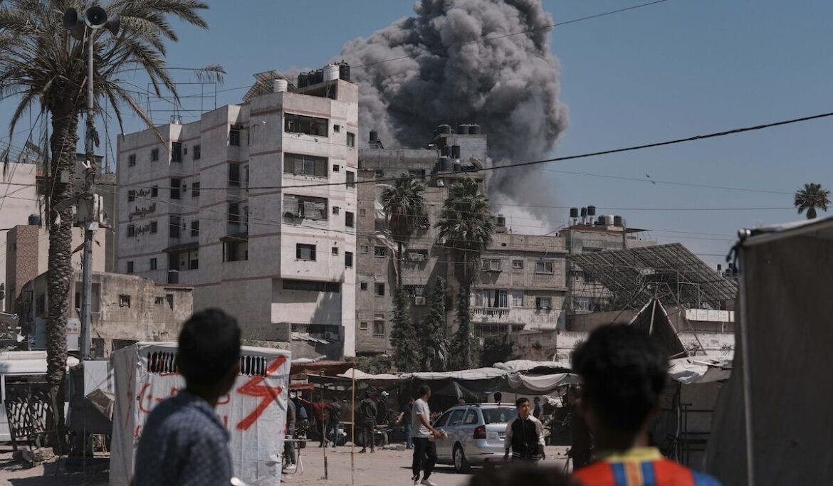 Γάζα: Κλιμακώνει τις επιχειρήσεις το Ιραήλ – Ο Ερυθρός Σταυρός εκφράζει ανησυχία για τις ιατρικές δομές