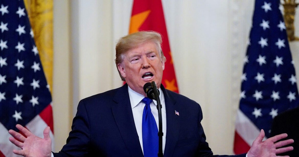 Δασμοί: Αντίστροφη μέτρηση 9 ημερών για λήξη της προθεσμίας Τραμπ – Πόσο βοηθά το ΝΑΤΟϊκό 5% σε μία συμφωνία ΗΠΑ με ΕΕ